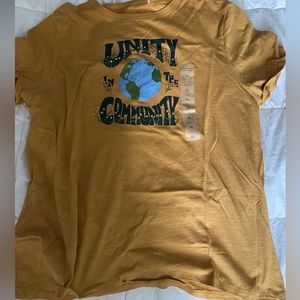 gold baggy tshirt